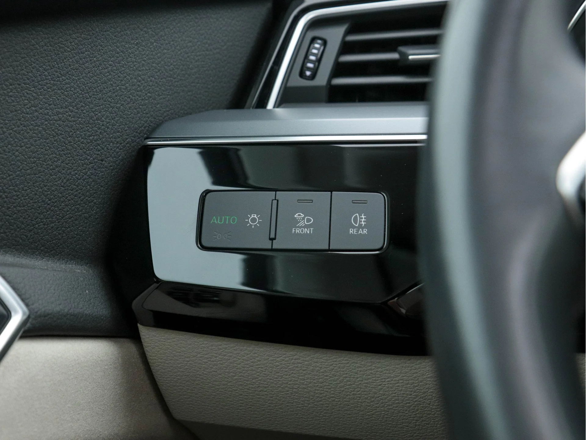Audi E-Tron 95 kWh Advanced - Quattro - Electric - Automatic - 360 hp - 78.652 km