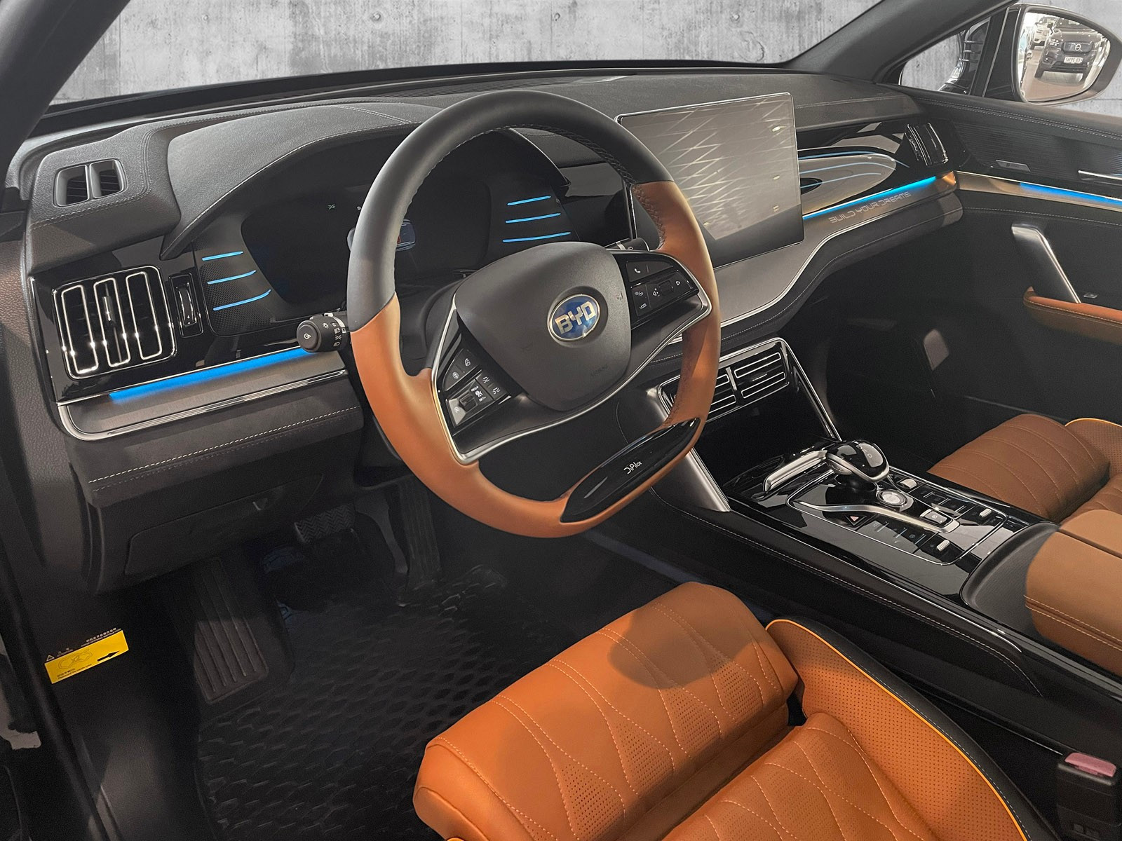 2022 BYD Tang