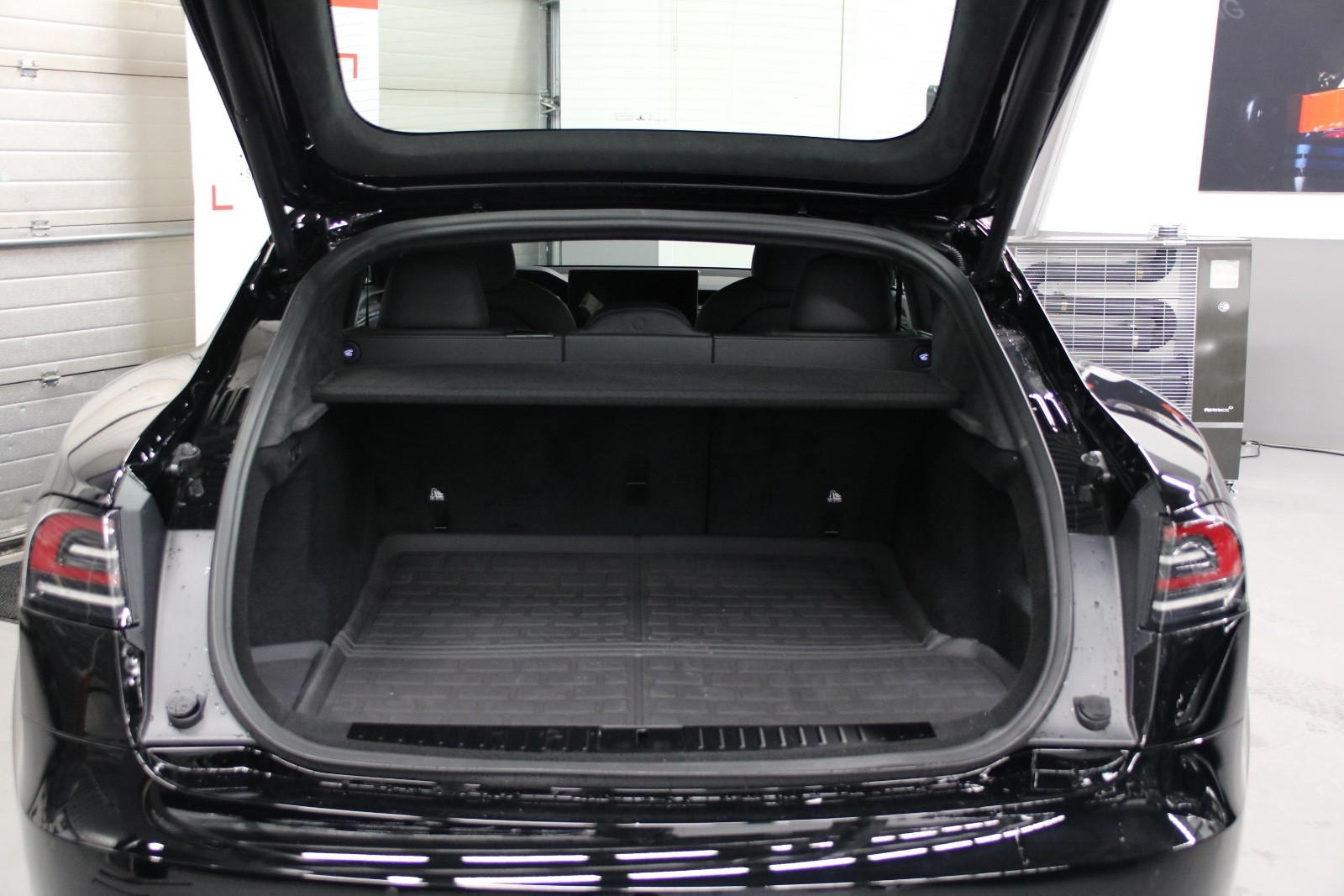 2022 Tesla Model S PLAID