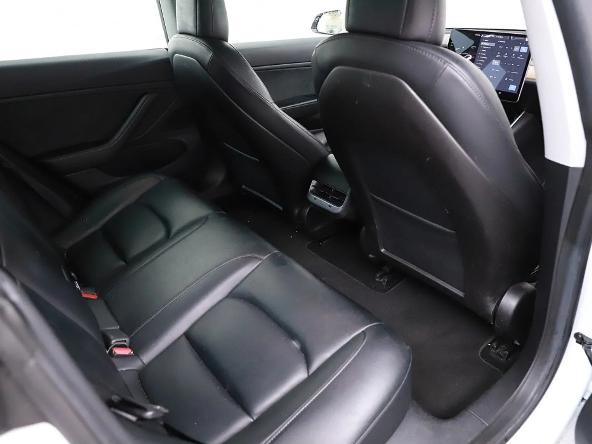 Tesla Model 3 60 kWh - Electric - Automatic - 238 hp - 120.704 km
