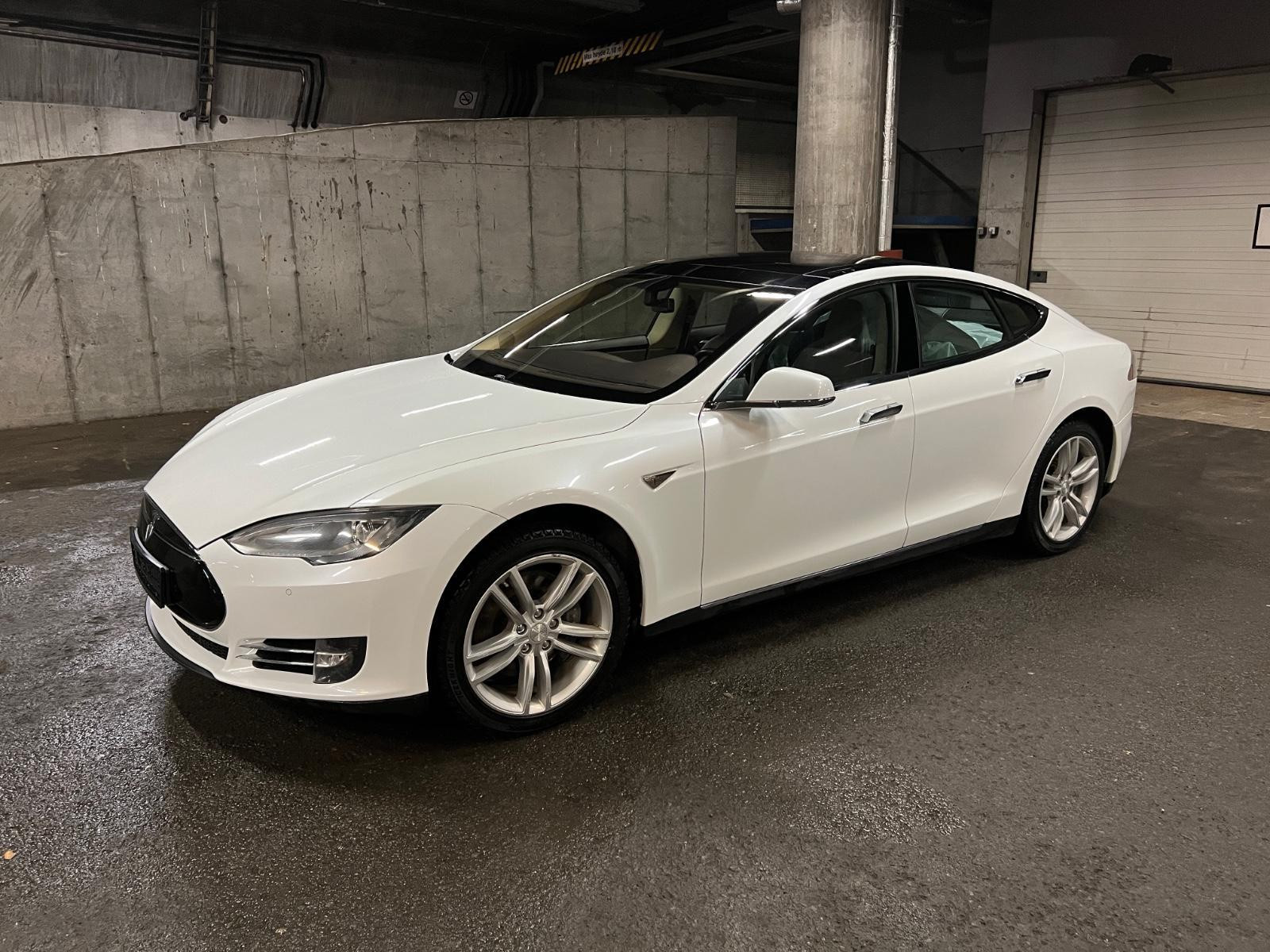 2014 Tesla Model S