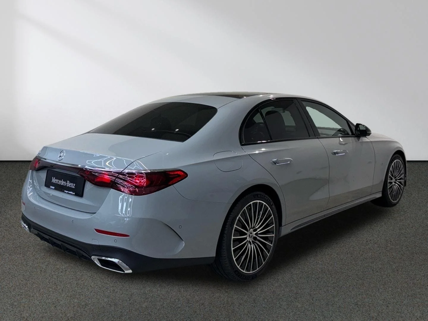 Mercedes-Benz E 200 AMG 2025