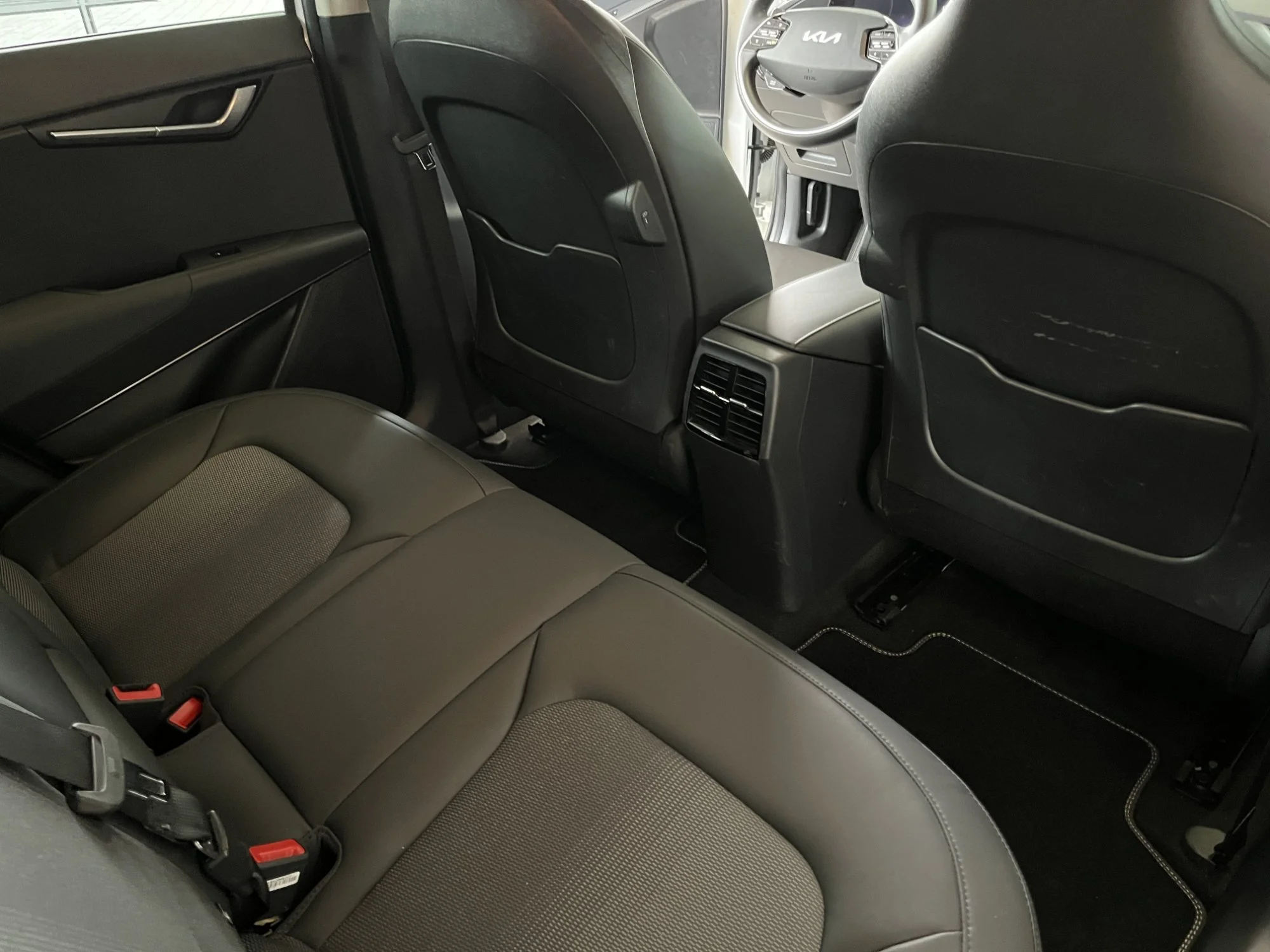 Kia Niro - Электрический - Автоматическое - 68 hp - 10.752 km