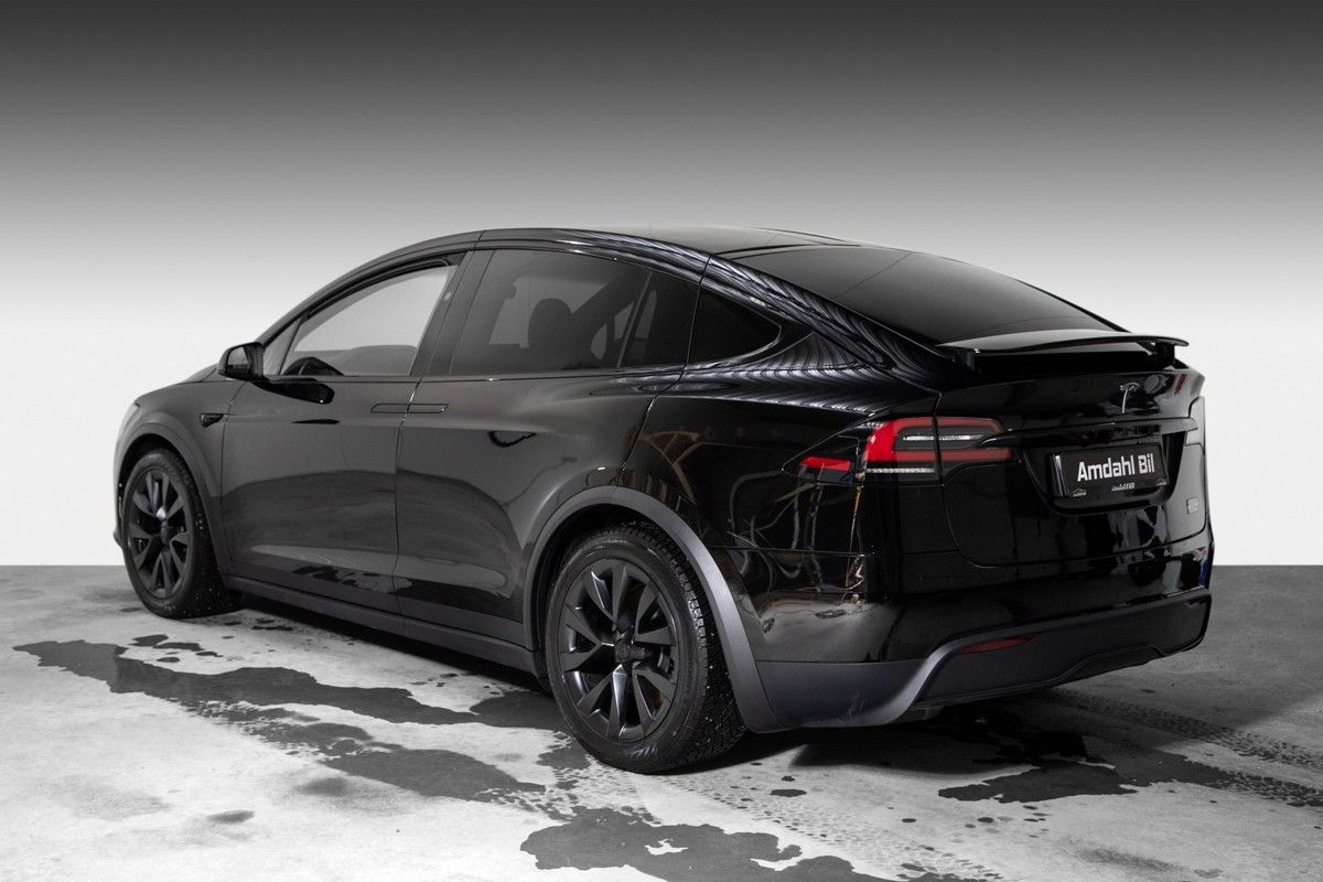 2022 Tesla Model X PLAID