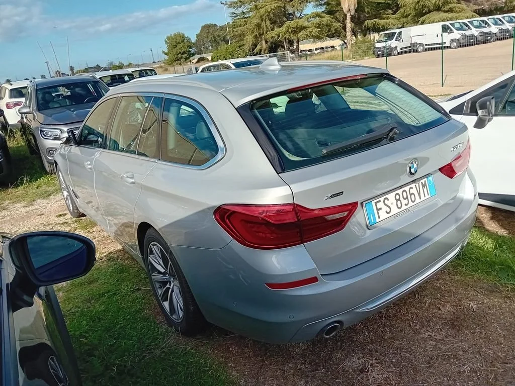 BMW 5 Series Touring 520d Luxury - Diesel - Automatic - 190 hp - 105.211 km