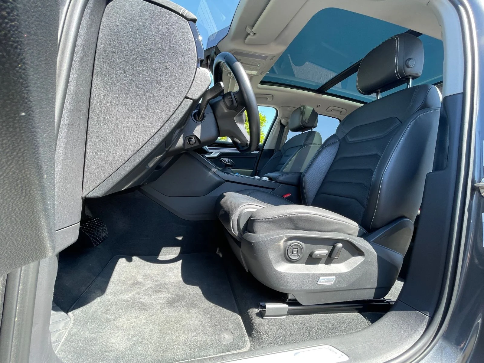 Volkswagen Touareg 2022 Hybrid