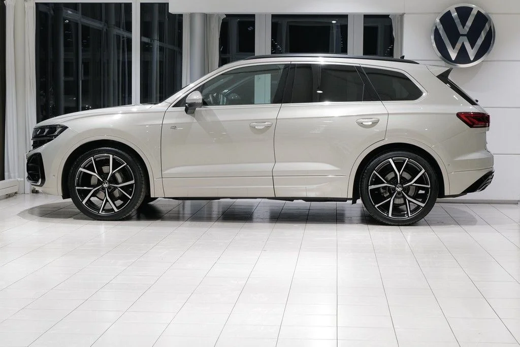 Volkswagen Touareg 3.0TDI R-Line 22" Dynaudio 2024