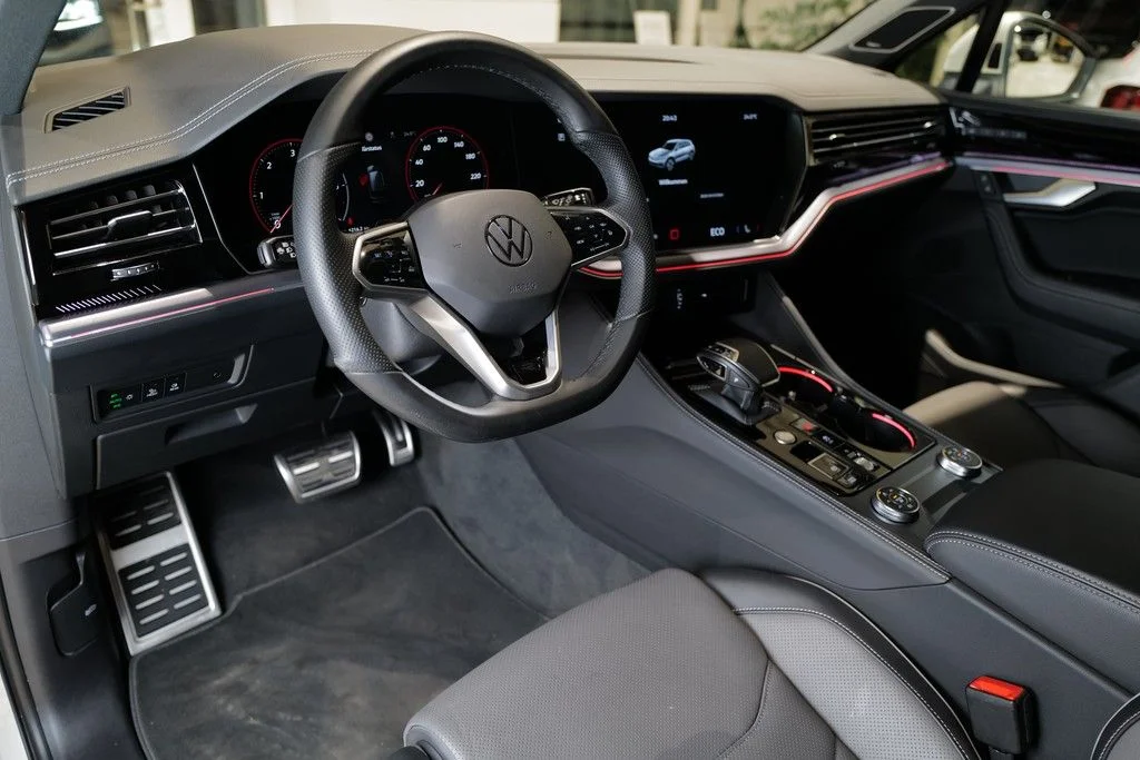 Volkswagen Touareg 3.0TDI R-Line 22" Dynaudio 2024