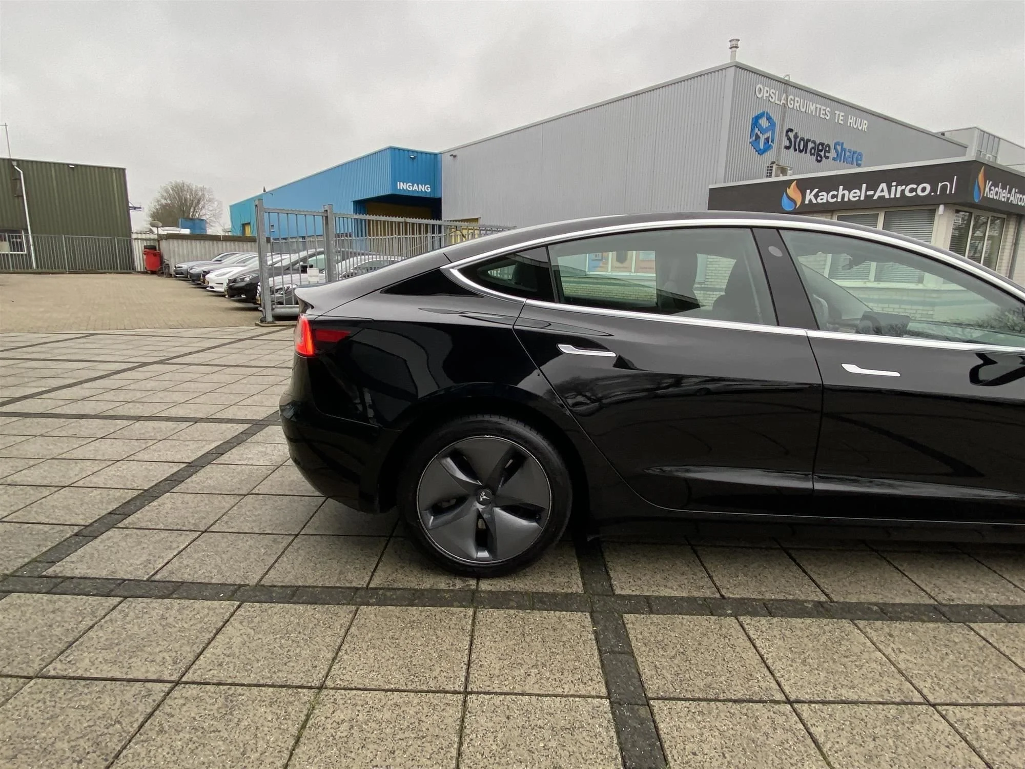 Tesla Model 3 60 kWh - Electric - Automatic - 238 hp - 139.927 km