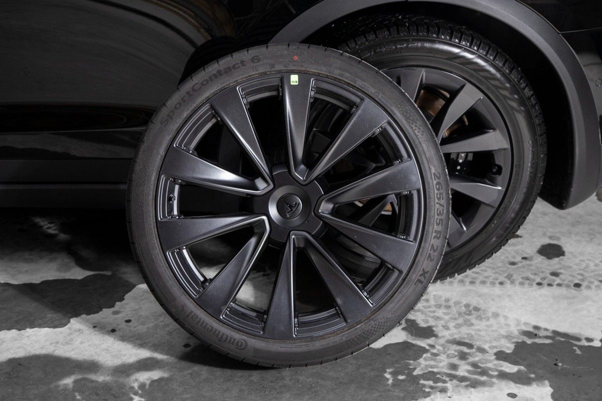 2022 Tesla Model X PLAID