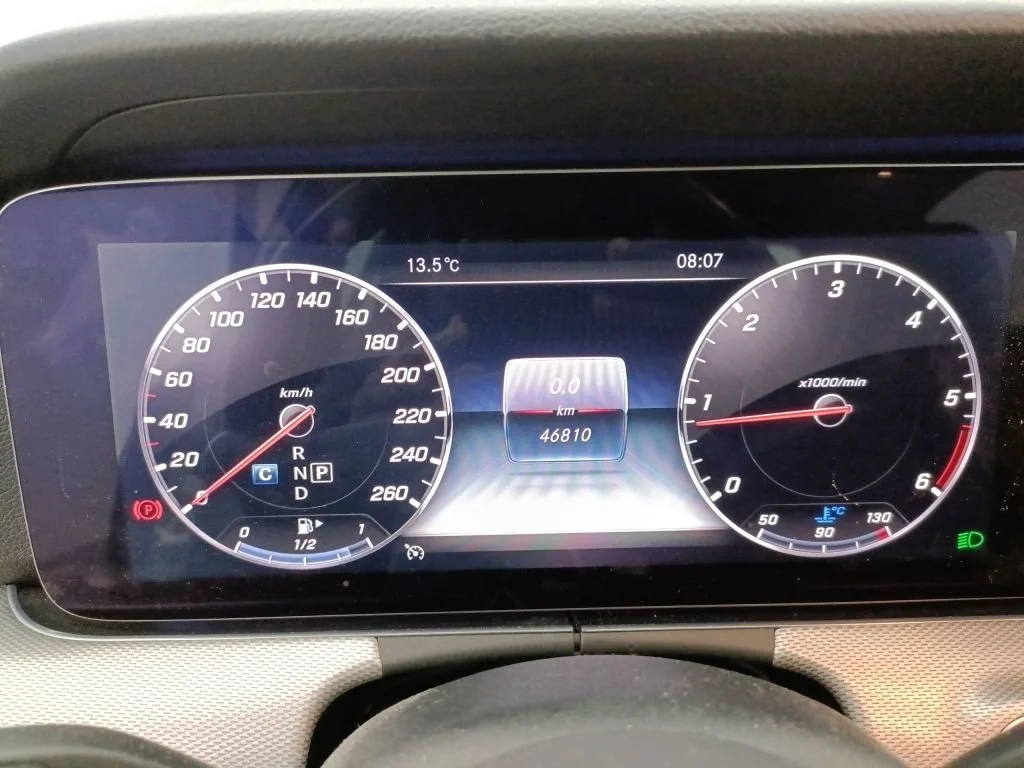 Mercedes-Benz E 220 - 4-Matic - Дизельное топливо - Автоматическое - 194 hp - 46.810 km