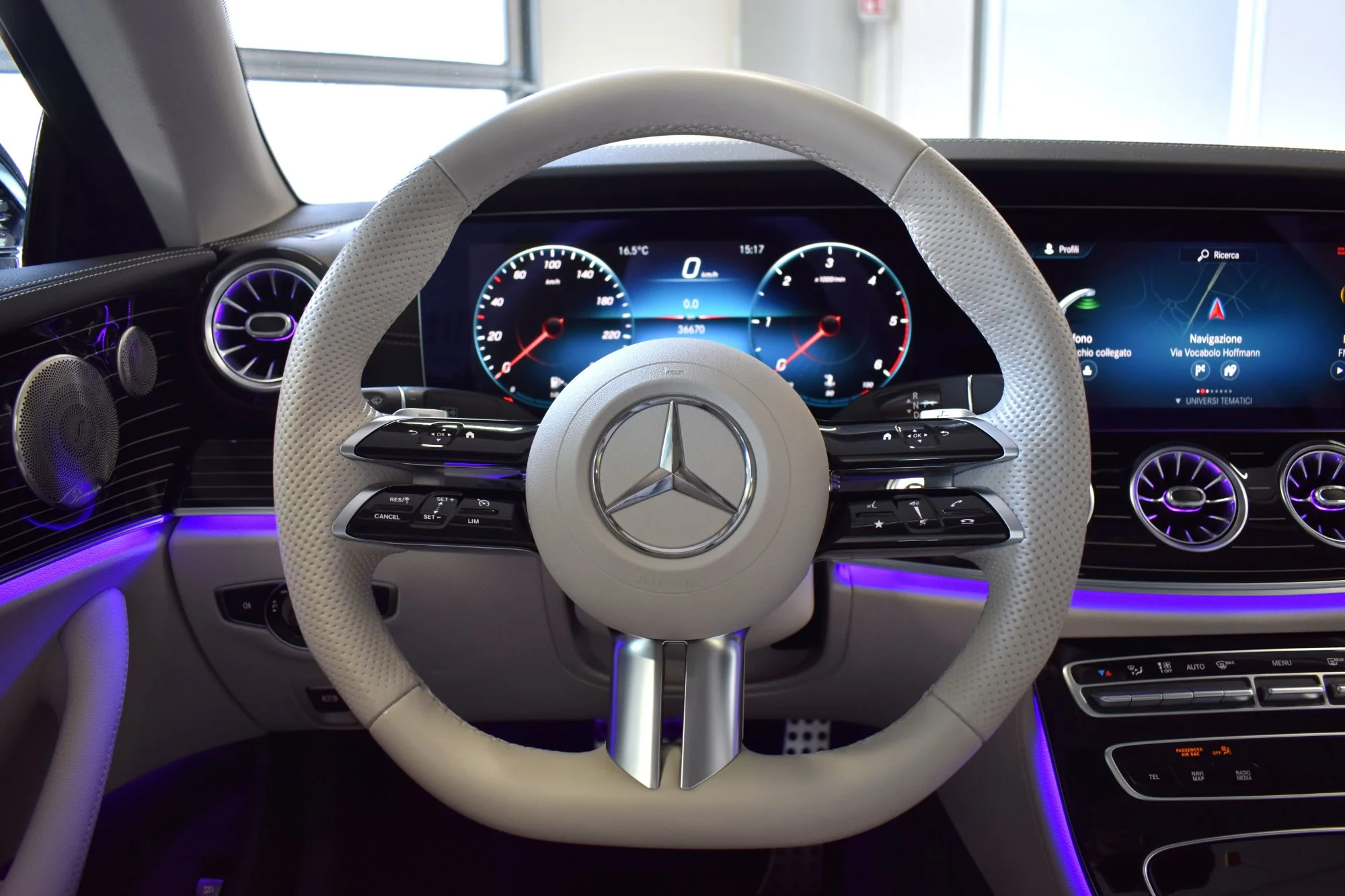 Mercedes-Benz E 220d Premium - 4-Matic - Дизельное топливо - Автоматическое - 194 hp - 36.670 km