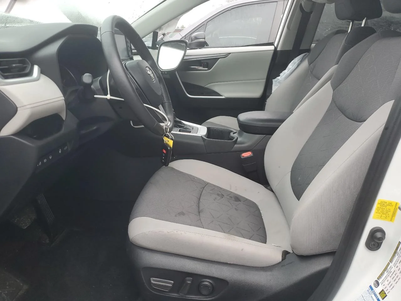TOYOTA RAV4 XLE  2022