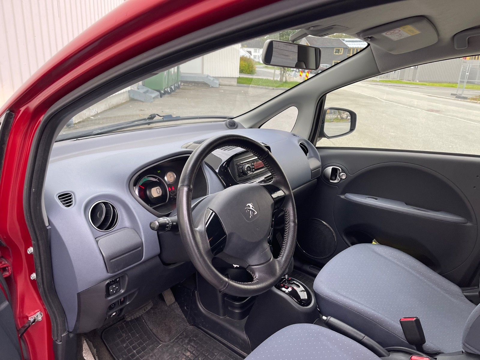 2015 Peugeot iOn