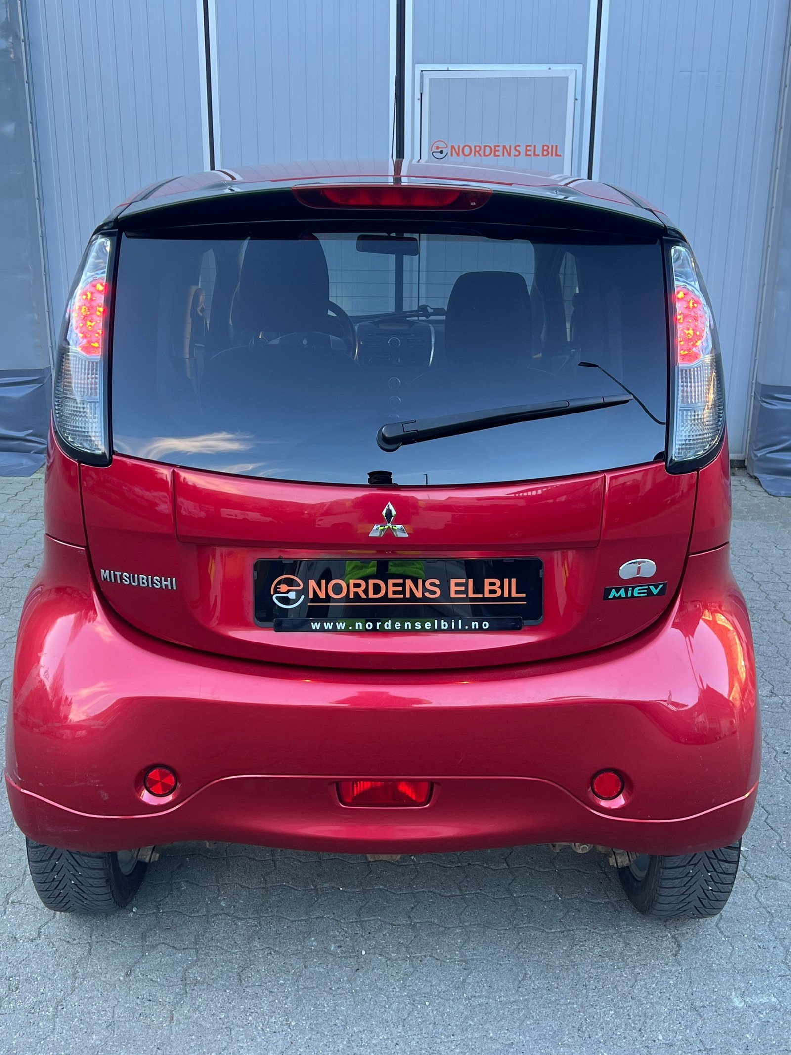 2015 Mitsubishi i-Miev