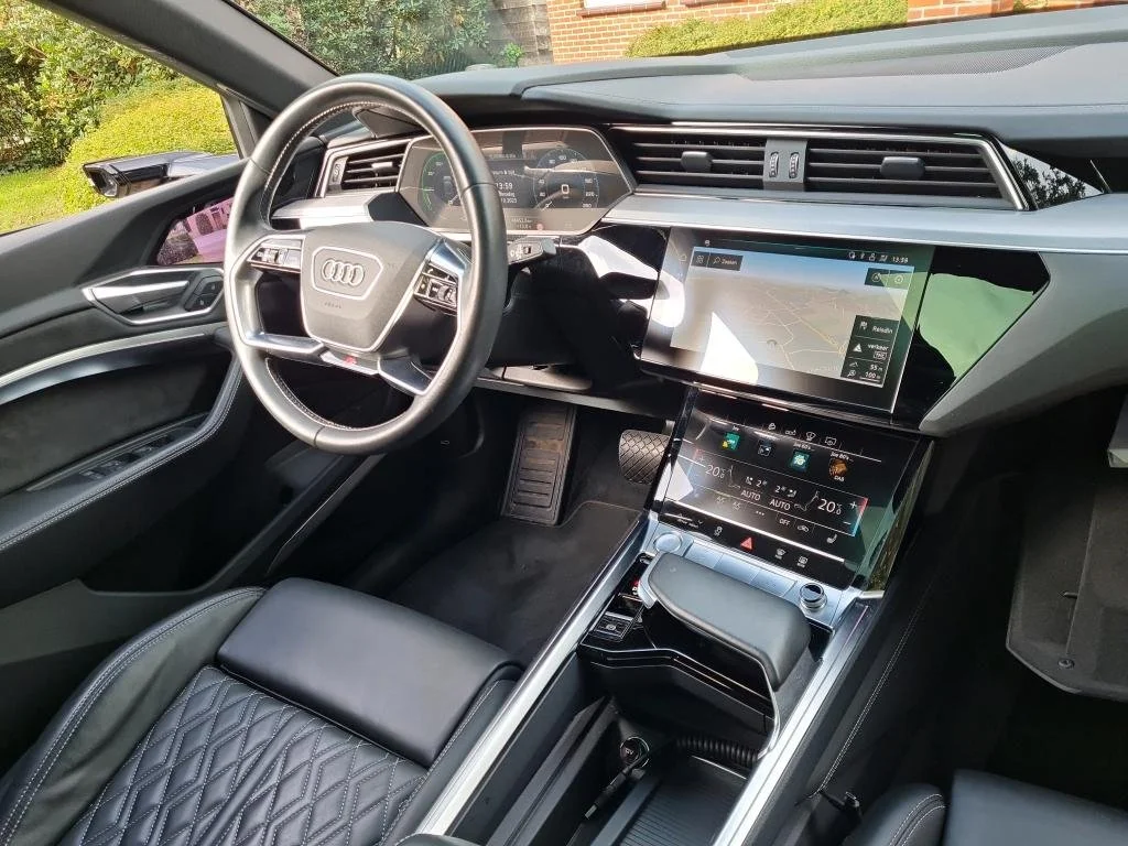 Audi E-Tron Sportback 95 kWh S Line - Quattro - Electric - Automatic - 408 hp - 49.473 km