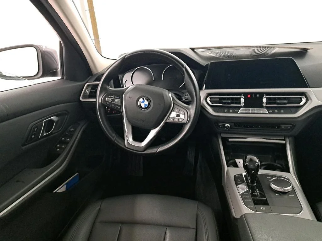 BMW 3 Series 318d Advantage - Дизельное топливо - Автоматическое - 136 hp - 76.615 km