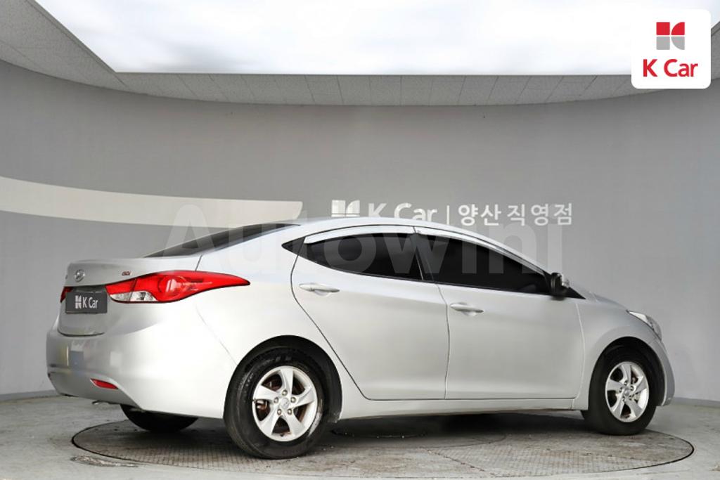 Hyundai Avante 2013