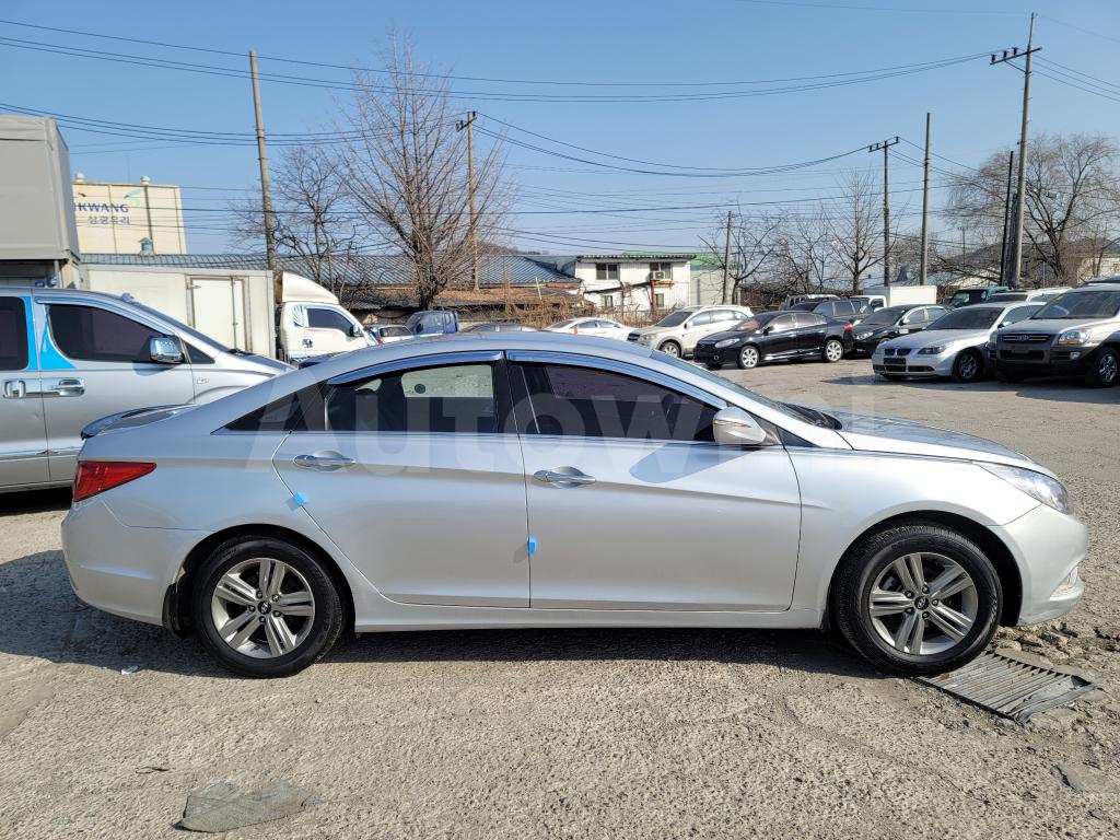 Hyundai YF Sonata 2013