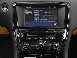 Мультимедийный видеоинтерфейс VI700A-JLR/B Мультимедийный видеоинтерфейс VI700A-JLR/B