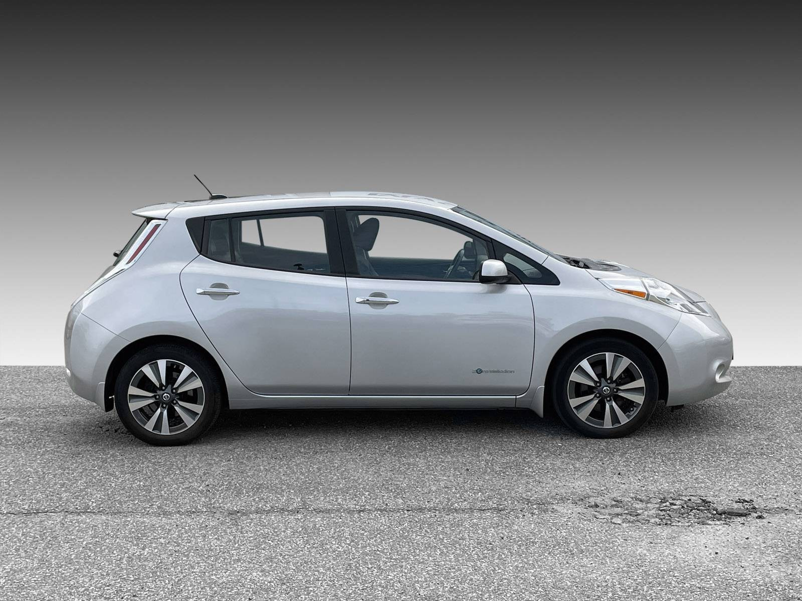 Nissan Leaf SV 2017