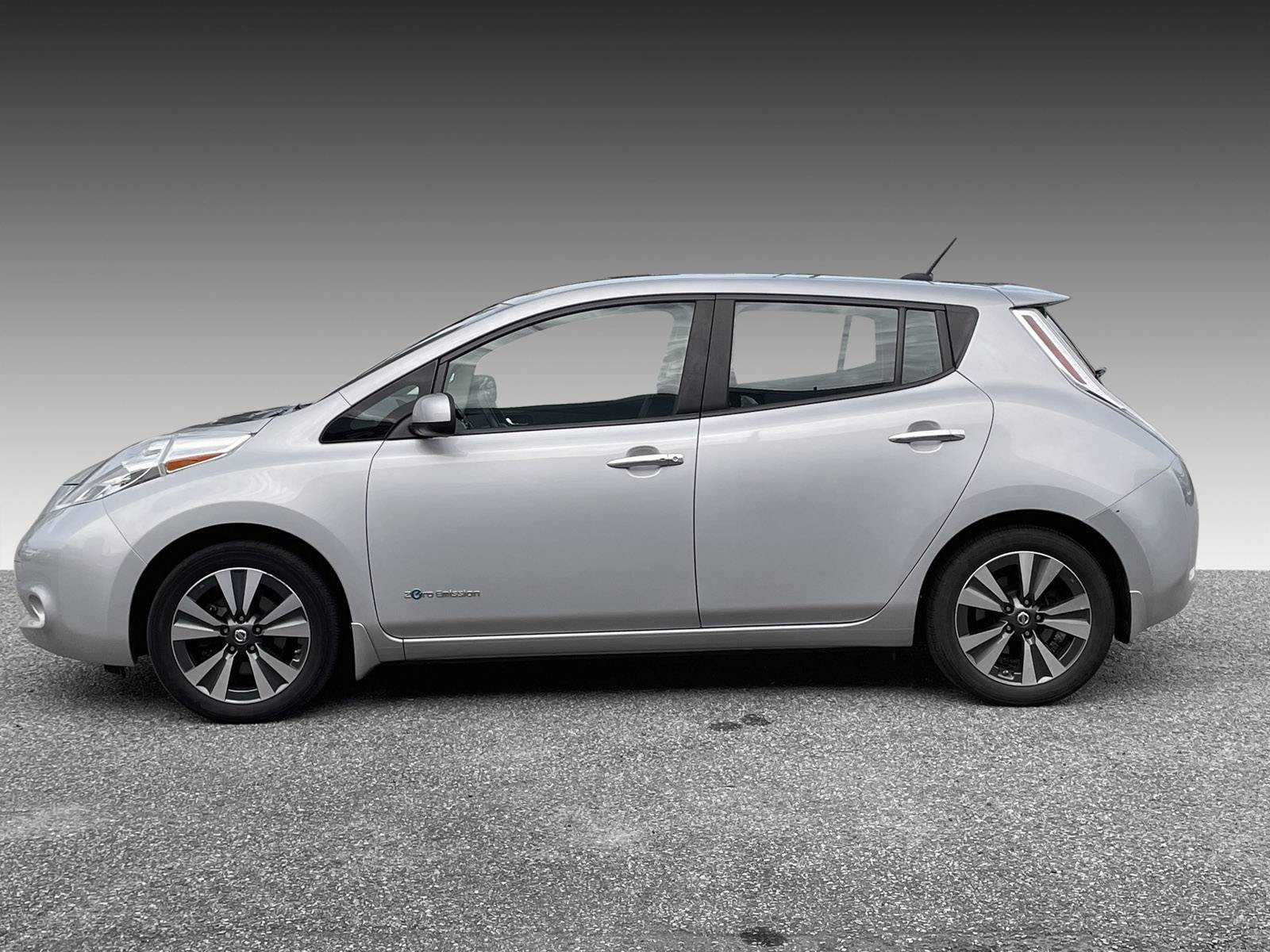 Nissan Leaf SV 2017
