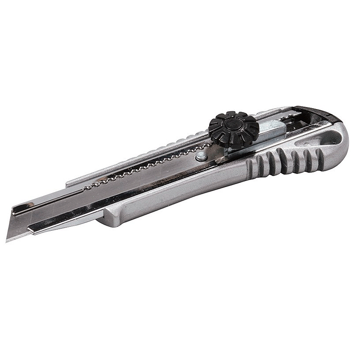 Нож Mastertool 17-0198 18 мм винтовой, металлический + 2 лезвия