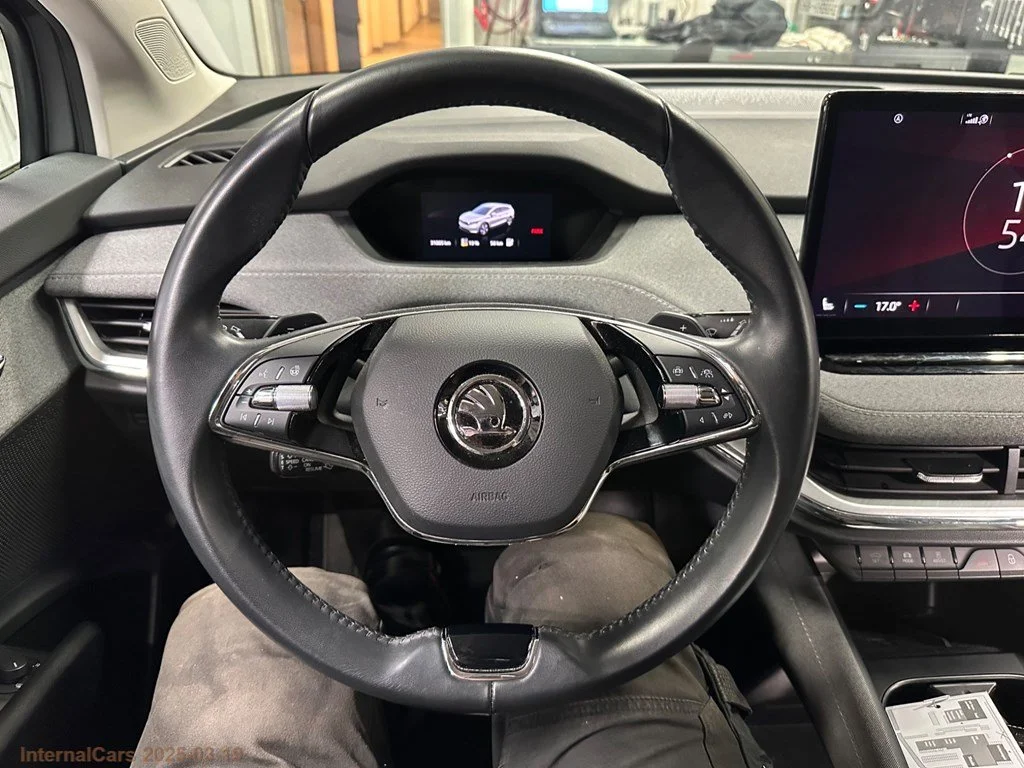 Skoda Enyaq 80 - Electric - Automatic - 204 hp - 31.100 km