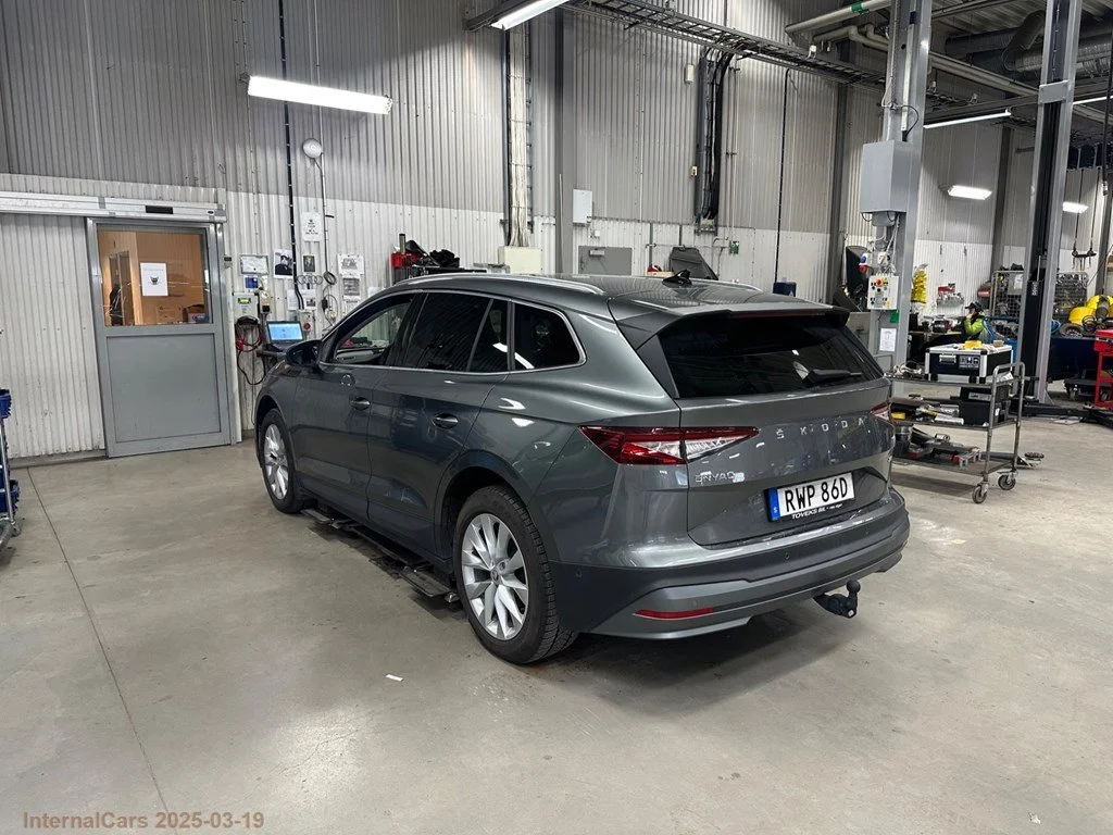 Skoda Enyaq 80 - Electric - Automatic - 204 hp - 31.100 km