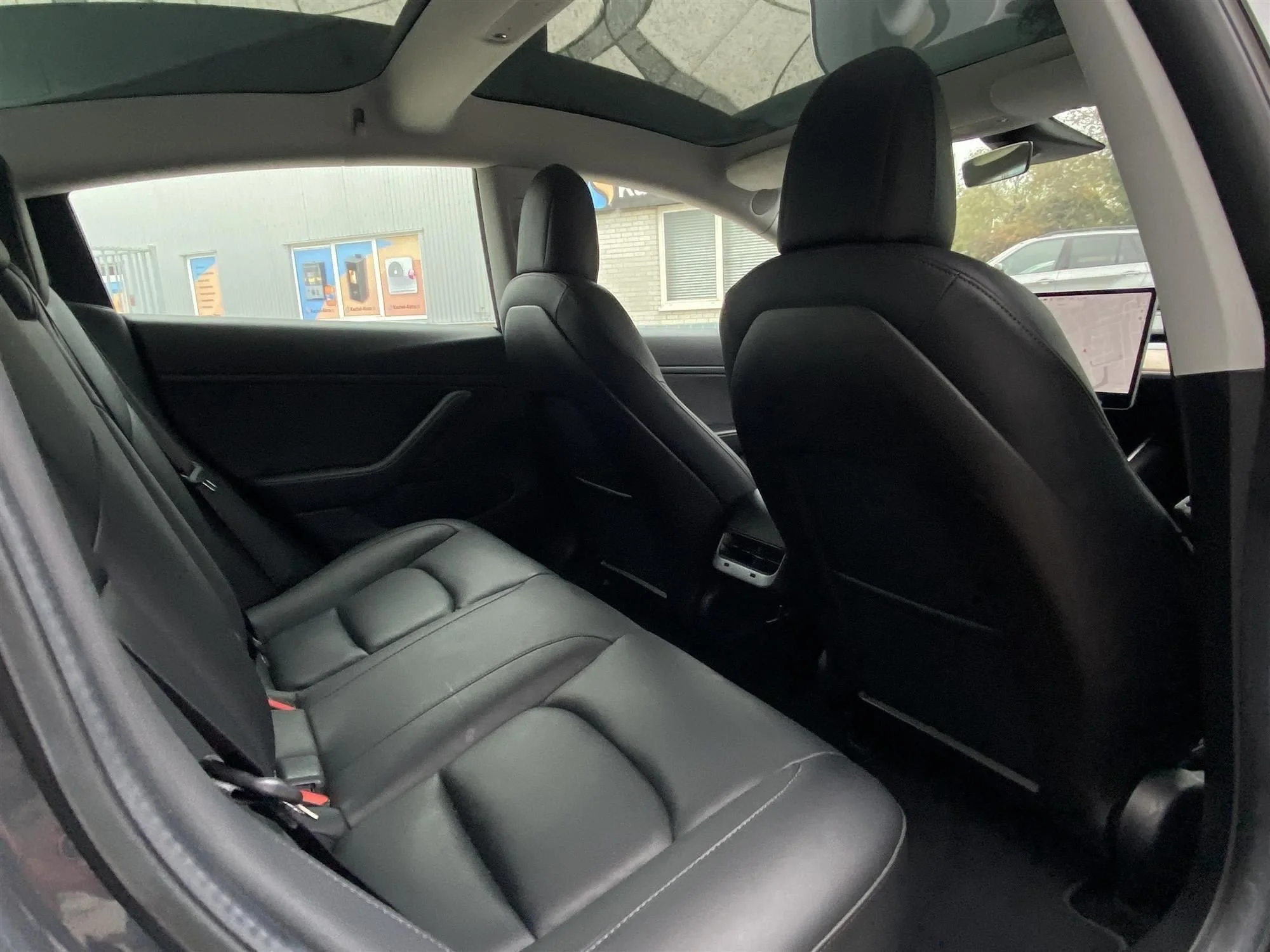 Tesla Model 3 Long Range 75 kWh - AWD - Electric - Automatic - 351 hp - 150.212 km