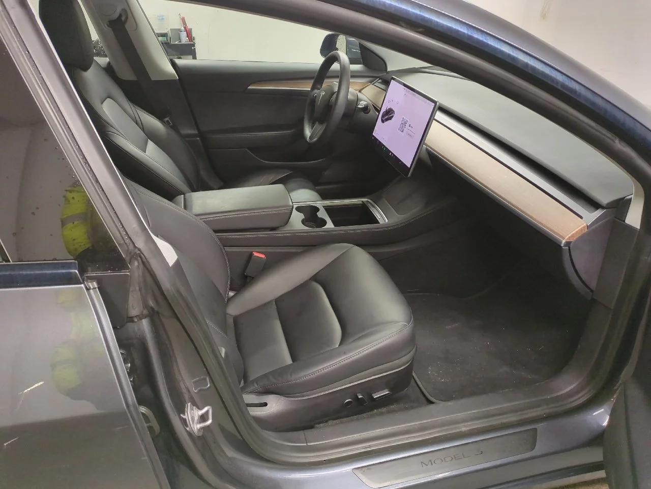 Tesla Model 3 Long Range Dual Motor - AWD - Electric - Automatic - 498 hp - 28.805 km