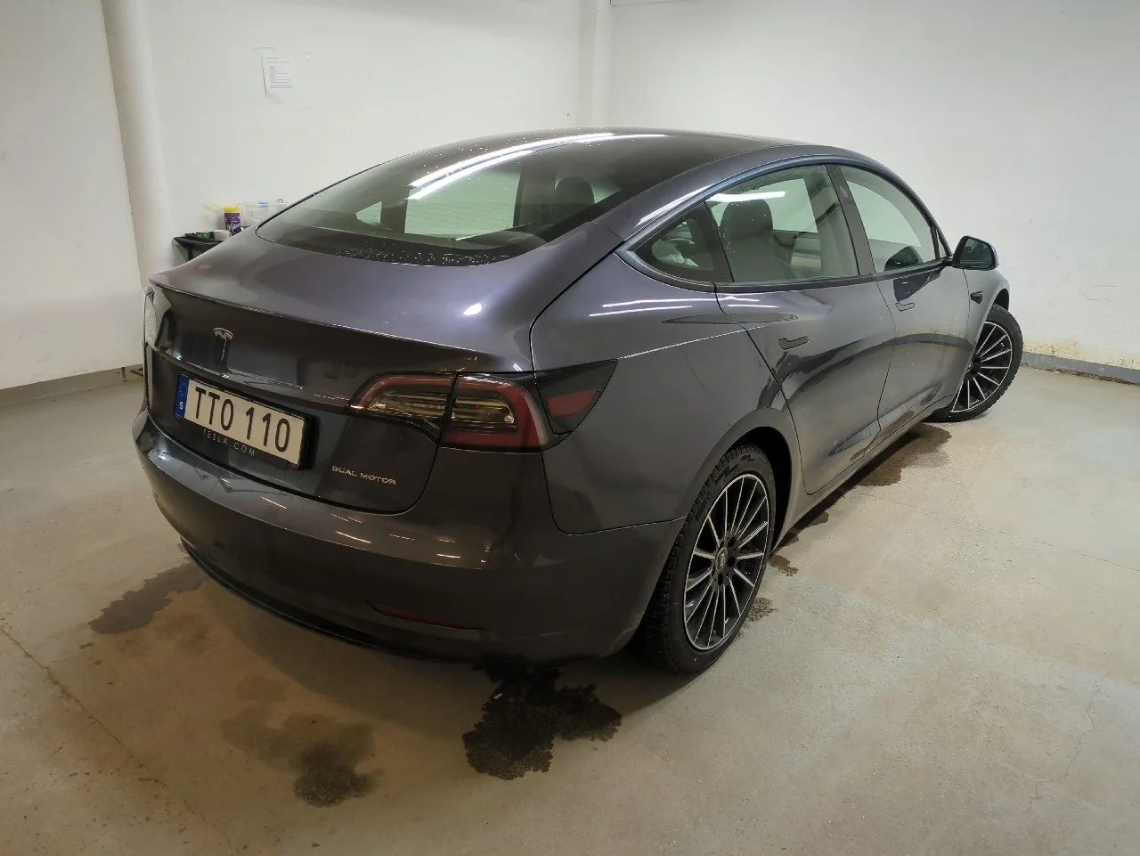 Tesla Model 3 Long Range Dual Motor - AWD - Electric - Automatic - 498 hp - 28.805 km