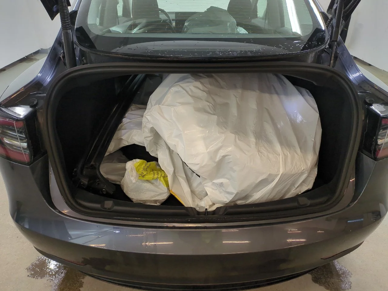 Tesla Model 3 Long Range Dual Motor - AWD - Electric - Automatic - 498 hp - 28.805 km