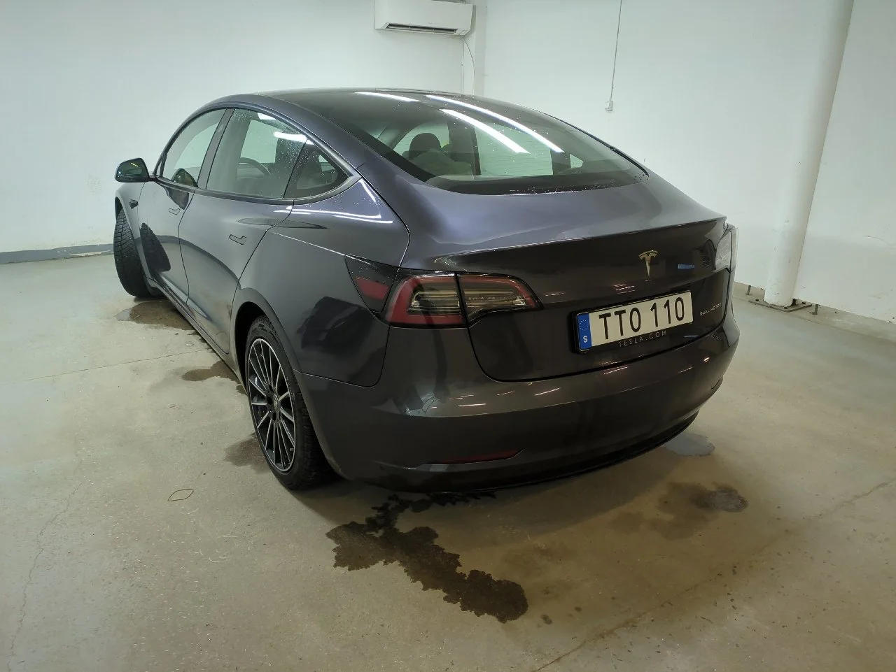 Tesla Model 3 Long Range Dual Motor - AWD - Electric - Automatic - 498 hp - 28.805 km