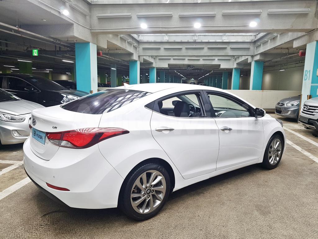 Hyundai Avante 2015