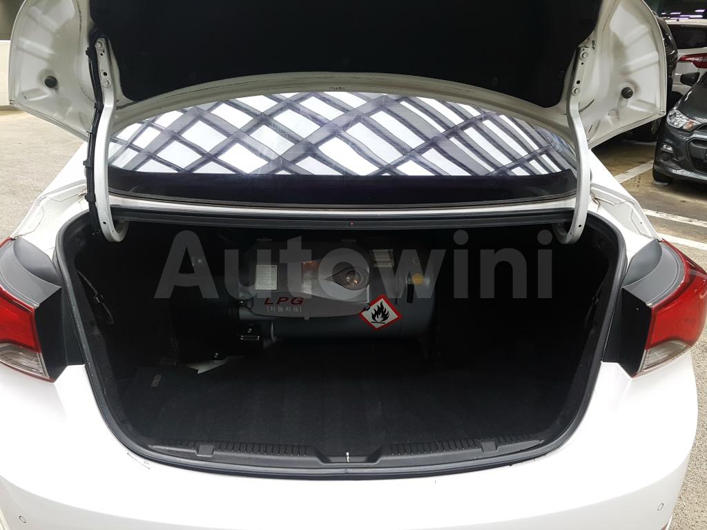 Hyundai Avante 2015