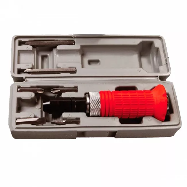 Ударно-поворотна викрутка з гумовою ручкою Mastertool у кейсі + 6 насадок (40-0150) Ударно-поворотна викрутка з гумовою ручкою Mastertool у кейсі + 6 насадок (40-0150)