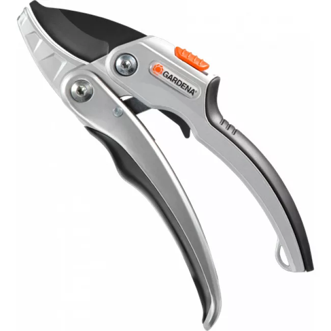Секатор Gardena Comfort SmartCut с храповым механизмом (08798/20.000.00) Секатор Gardena Comfort SmartCut с храповым механизмом (08798/20.000.00)