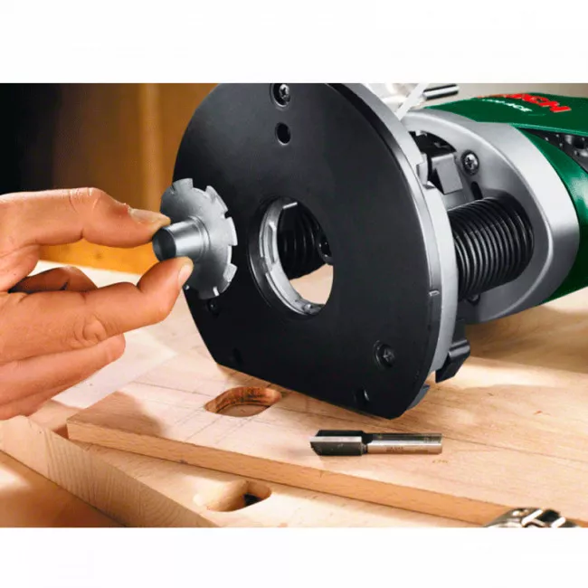 Фрезер Bosch POF 1400 + набор 6 фрез, 1400Вт, 11000-28000 об/мин, 55мм, 3кг (0.603.26C.801)