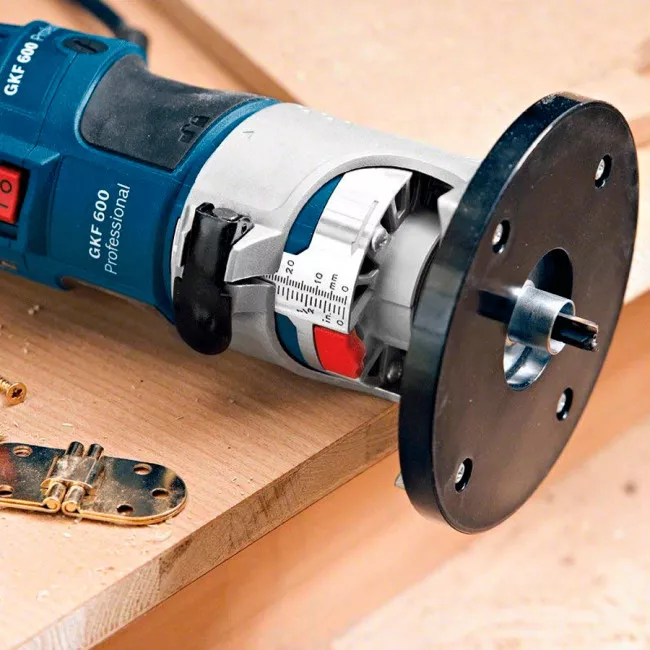 Фрезер Bosch GKF 600, 600Вт, 33000 об/мин, патрон 6/8 мм, 0.89 кг (0.601.60A.100)
