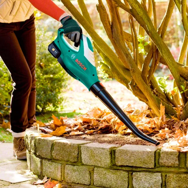 Воздуходувка Bosch ALB 18 LI, аккумуляторная, 18 В*2 .5Ач, поток 210 км/ч, 1.8 кг (0.600.8A0.501)