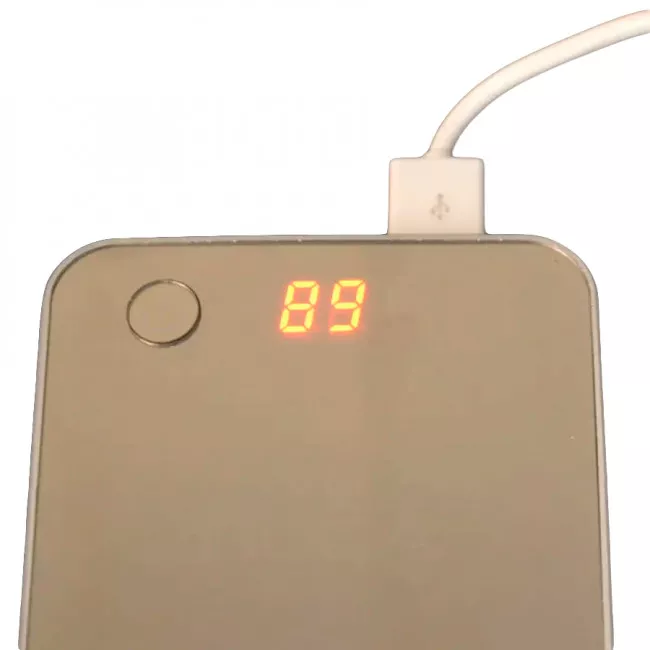 Внешнее зарядное устройство Power Bank DOCA D525 (8400mAh), серебро (111-1006silver)