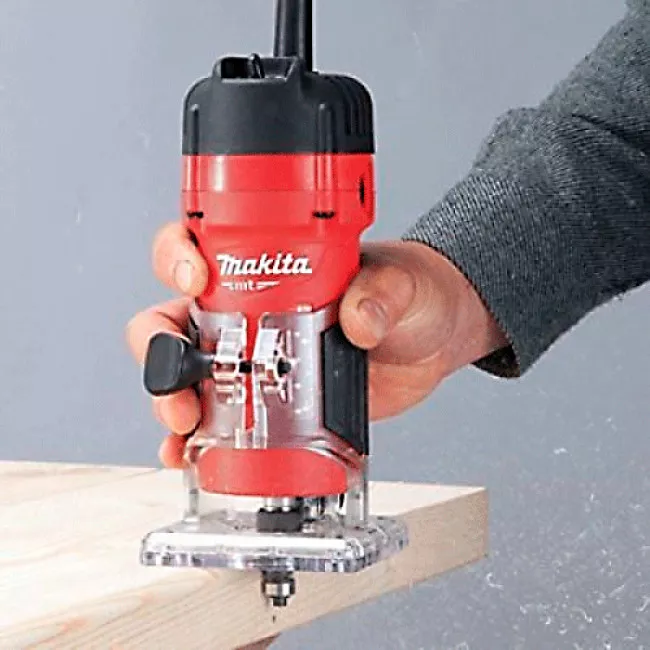 Фрезер Makita M3700