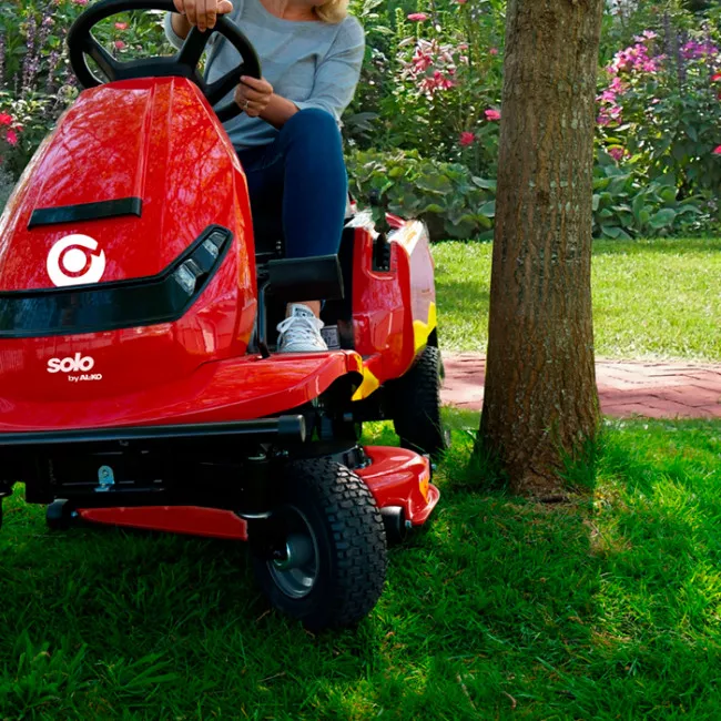 Трактор-газонокосарка E-Rider R 85.1 Li (127617)