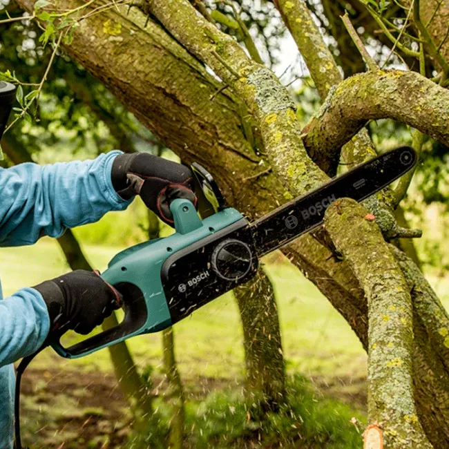 Пила ланцюгова Bosch UniversalChain 35, 1800 Вт, шина 35 см, ланцюг Oregon, 4.2 кг (0.600.8B8.300)