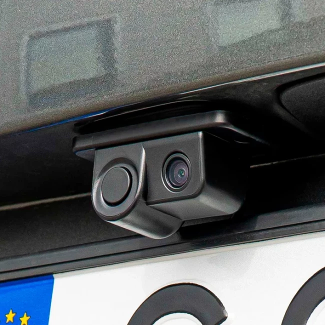 Камера заднего вида с парктроником 2 в 1 AMiO HD-601 12V (035405/03540)