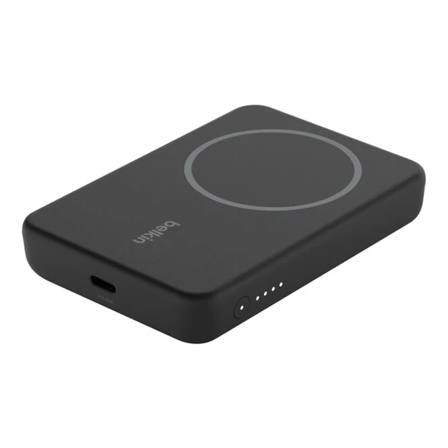 Аккумулятор портативный Belkin Power Bank 5000 mAh MagSafe Wireless черный (BPD004BTBK) Аккумулятор портативный Belkin Power Bank 5000 mAh MagSafe Wireless черный (BPD004BTBK)