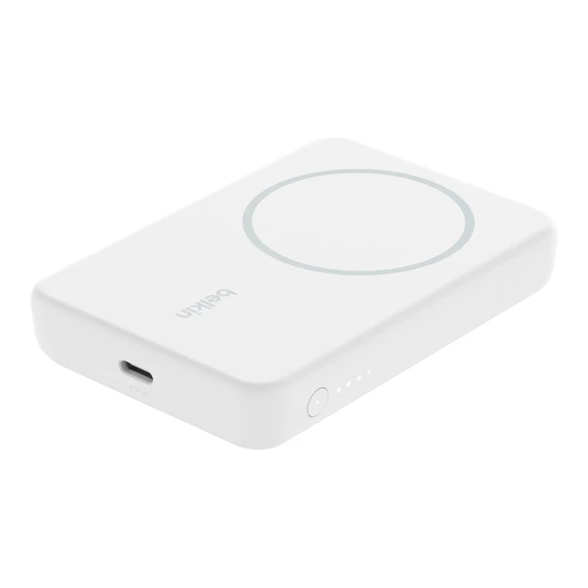 Аккумулятор портативный Belkin Power Bank 5000 mAh MagSafe Wireless белый (BPD004BTWT) Аккумулятор портативный Belkin Power Bank 5000 mAh MagSafe Wireless белый (BPD004BTWT)