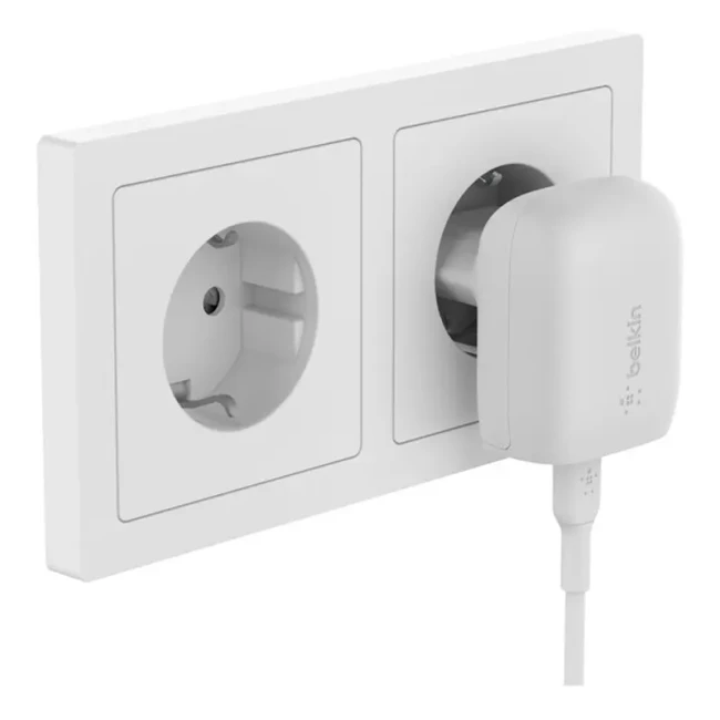 Зарядний пристрій Belkin Home Charger 30W PD PPS USB-С - Lightning 1м (WCA005VF1MWH-B5)