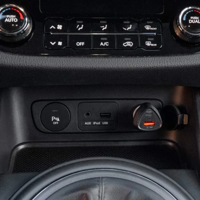Автомобильное зарядное устройство AMiO USB-A + USB-C 38W (04283/042830)